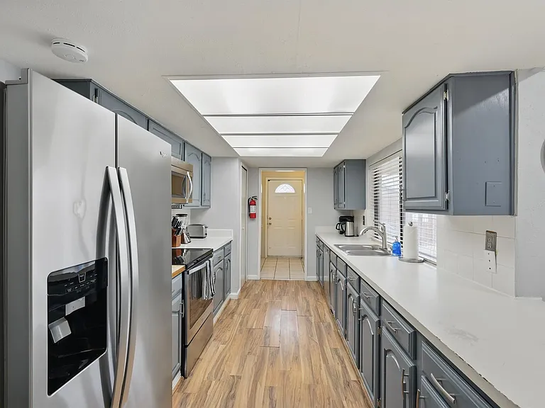 3454 Livingston Ln — Photo 14
