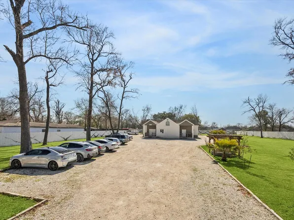 781 Lovers Ln, Houston, TX 77091