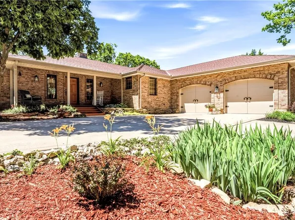 33180 W 95th St, De Soto, KS 66018