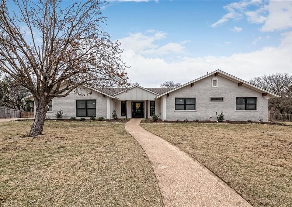 1st image of 9500 Teresa Cir