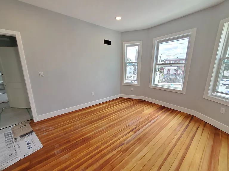 31 Faywood Ave — Photo 6