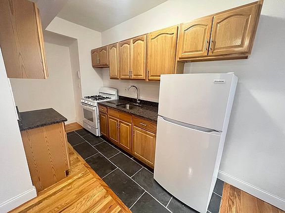 2nd image of 3900 Harper Ave #10C