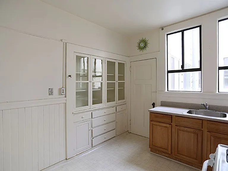 1551 Hyde St — Photo 7