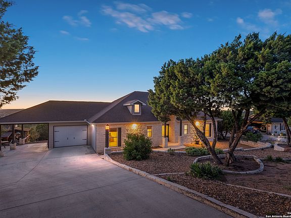 4th image of 1560 SOARING EAGLE DR