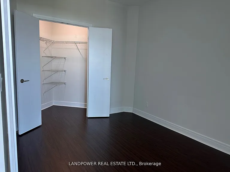35 Brian Peck Cres #Penthouse 20 — Photo 8