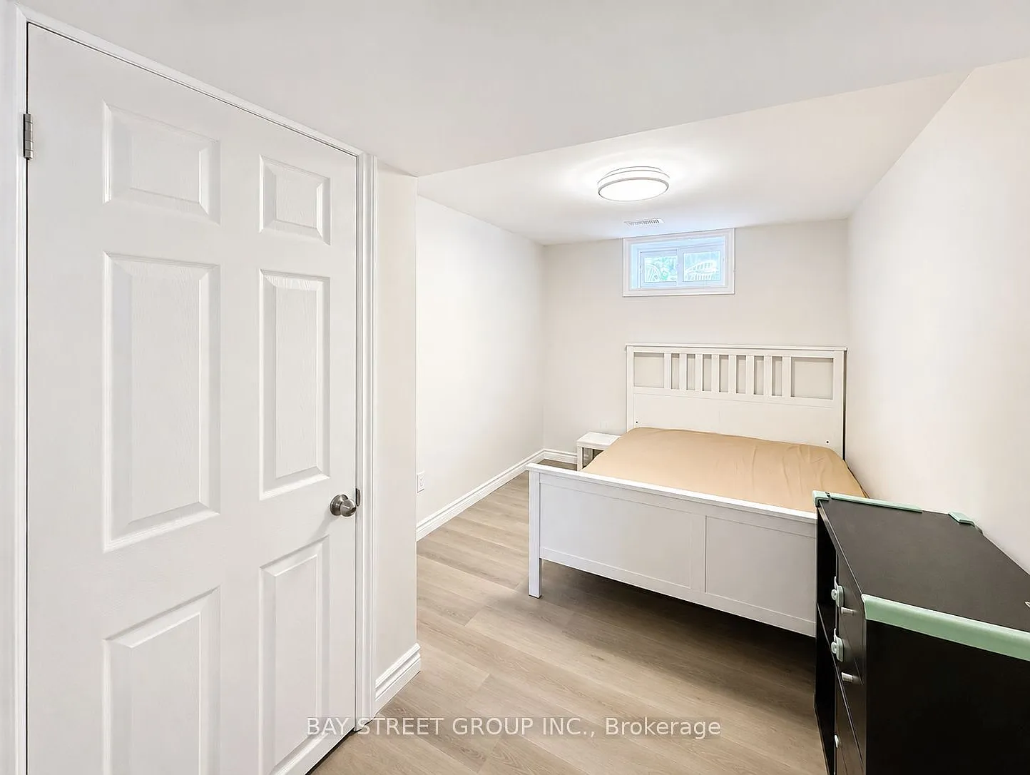 2 bed, $1,900 — Photo 4