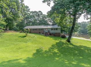 3421 Stimpson Dr, Pfafftown, NC 27040