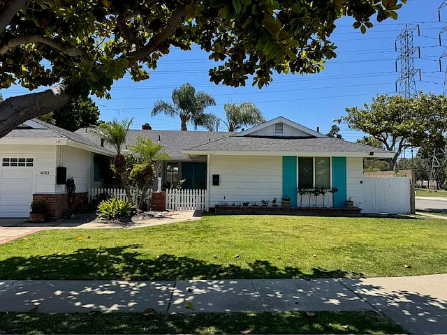 18763 Santa Mariana St — Photo 3