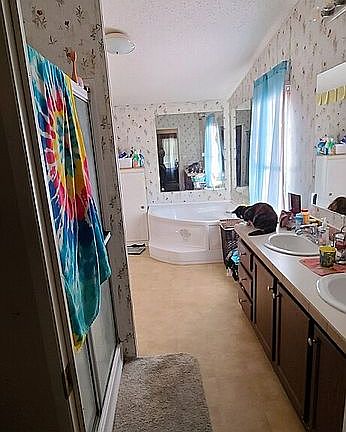 5th image of 10035 Whispering Meadows Dr N