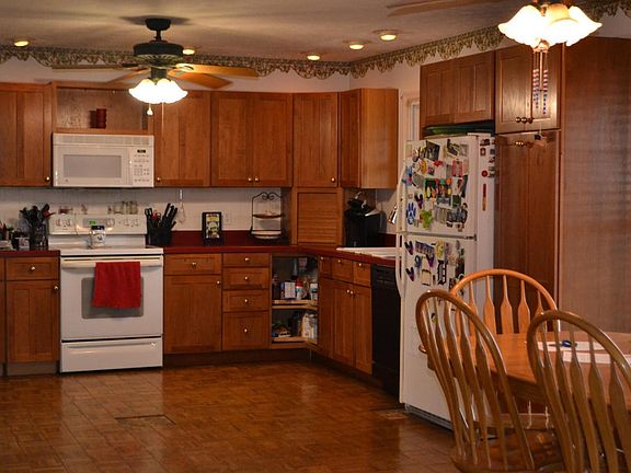 Large Eat in Kitchen