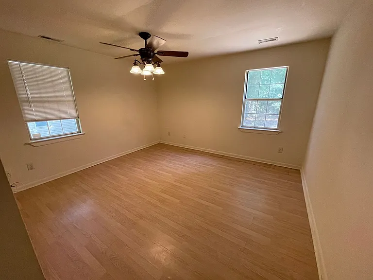 9237 Lost Forest Dr — Photo 10
