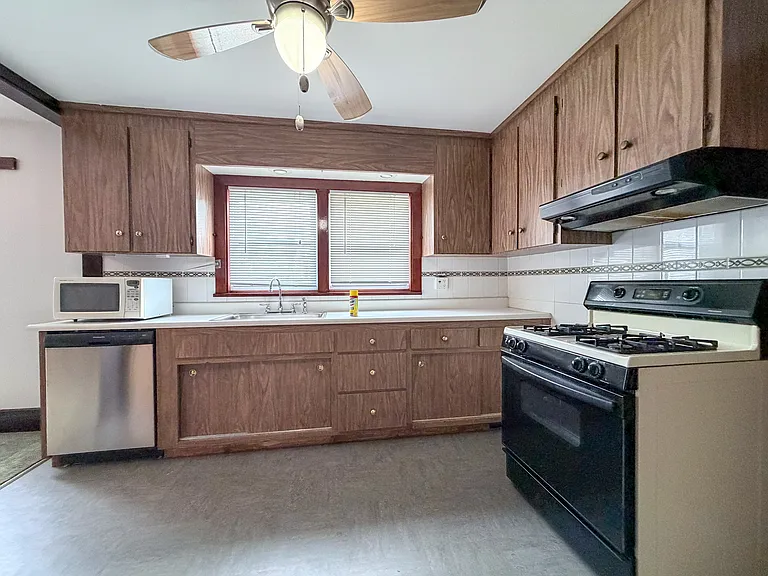 48 Fountain St #48 — Photo 6