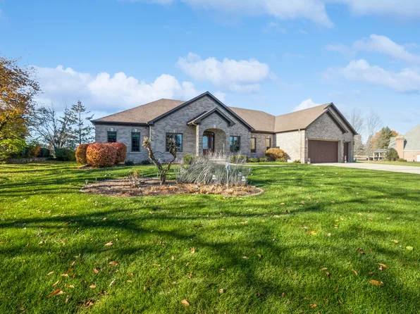 7N808 Northern Dancer Ln, St Charles, IL 60175