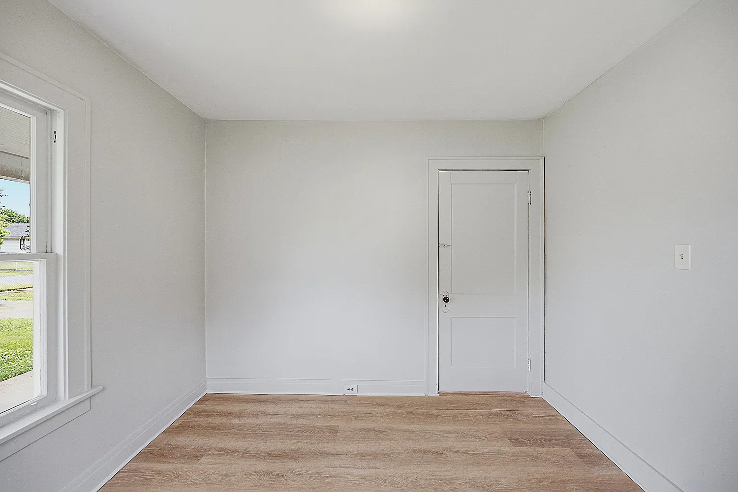 2 bed, 816 sqft, $1,200 — Photo 1