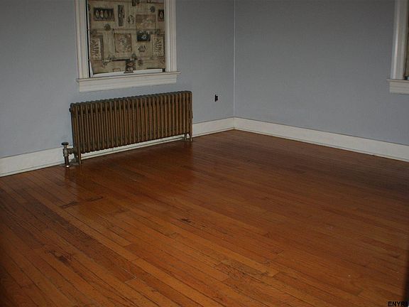 3rd image of 12 Cornell Blvd