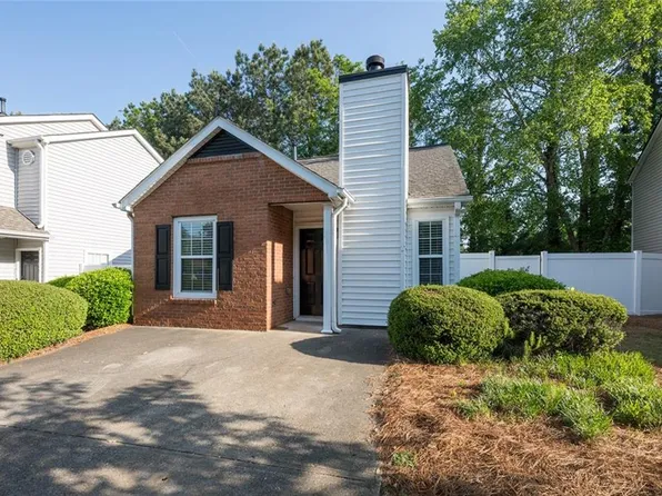207 Daventry Way, Woodstock, GA 30188
