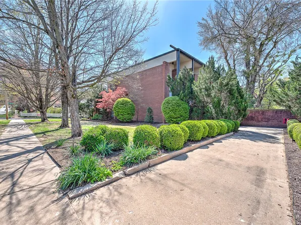 321 E Lafayette St APT 103, Fayetteville, AR 72701