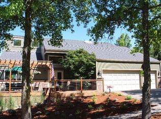 448 Girard Dr, Medford, OR