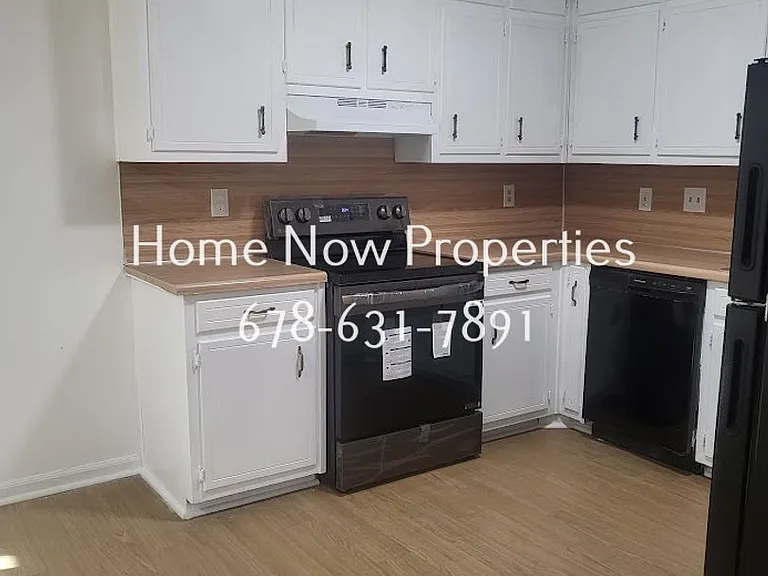 3530 Southgate Way — Photo 4