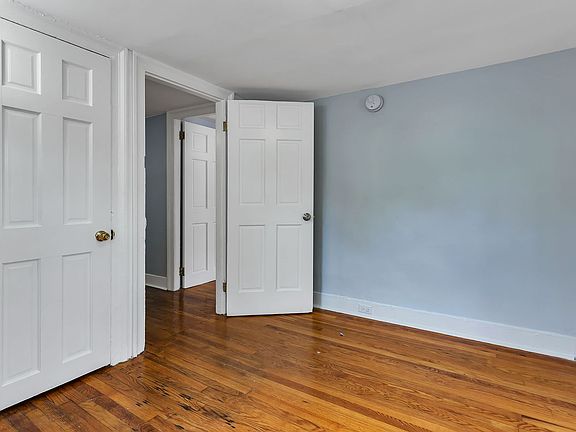 4th image of 401 Crown St House 401