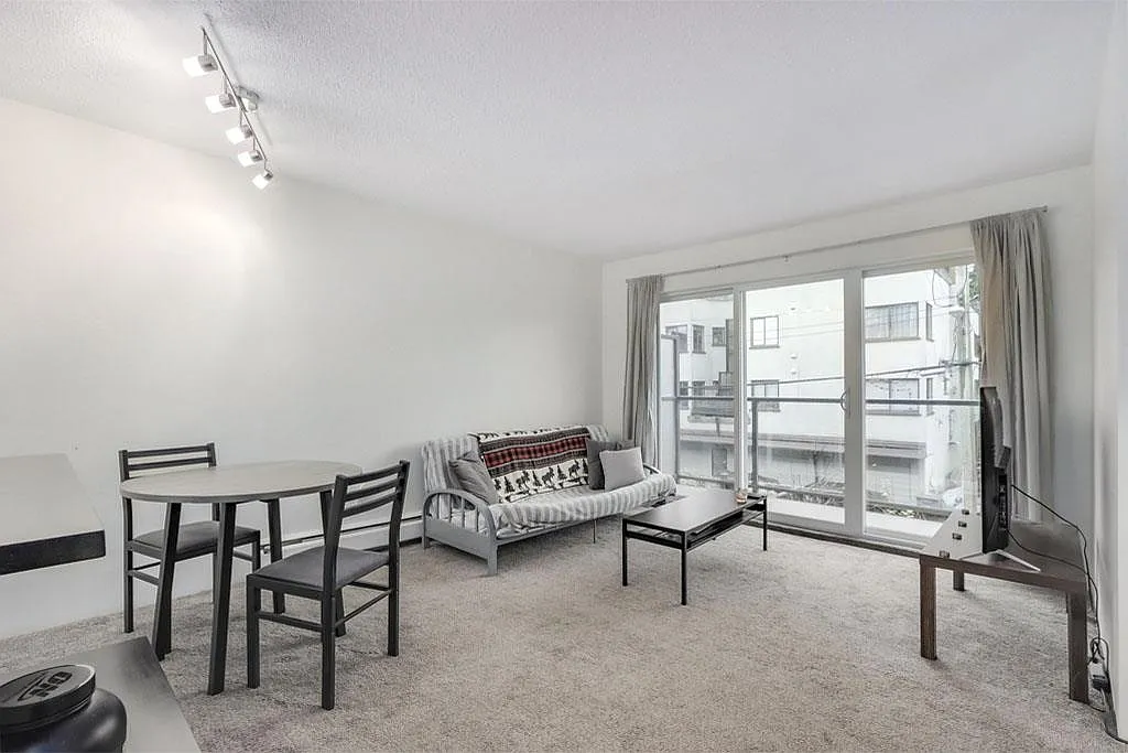 1 bed, 432 sqft, $2,300 — Photo 3