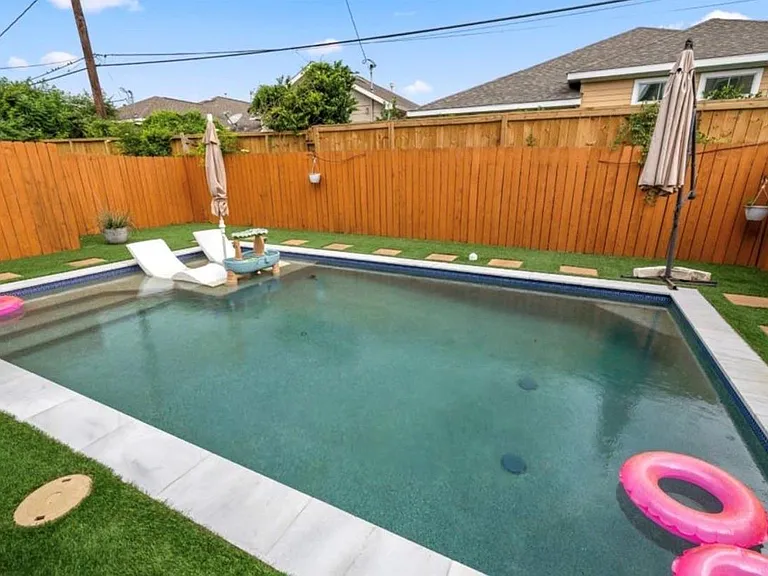 406 Yale Oaks Ln — Photo 18