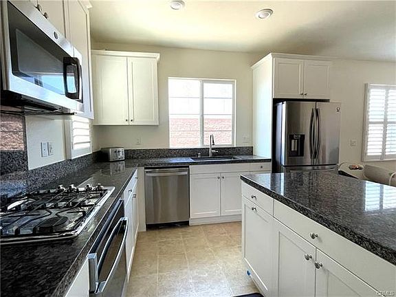 5th image of 15974 Huckleberry Ave