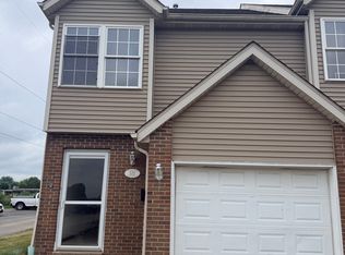 532 S Peace Rd, Sycamore, IL 60178