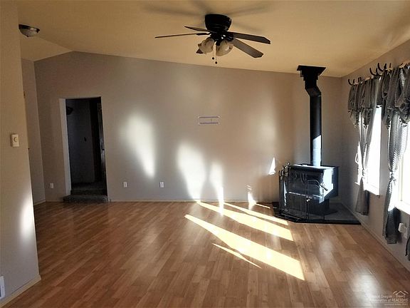 3rd image of 6757 SE David Way