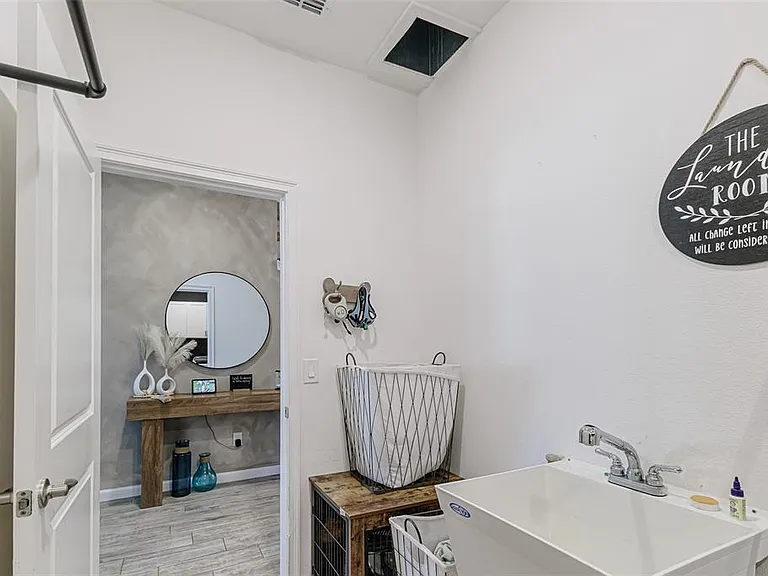 813 Grazie Loop — Photo 10