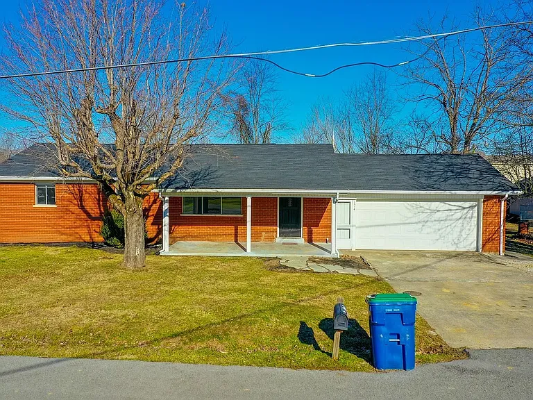 174 Redbird Ln — Photo 1