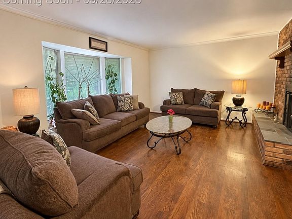 2nd image of 25263 Muerland Rd