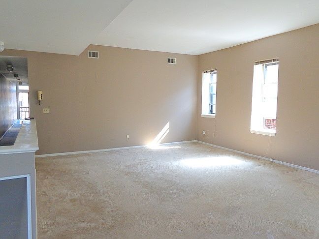 1st image of 4147A Russell Blvd