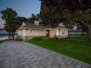 295 Holiday Dr, Somonauk, IL 60552