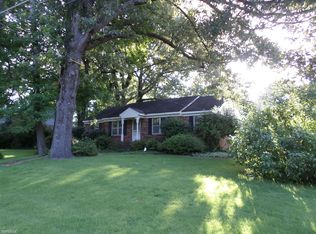 2718 Elmore Park Rd, Bartlett, TN 38134