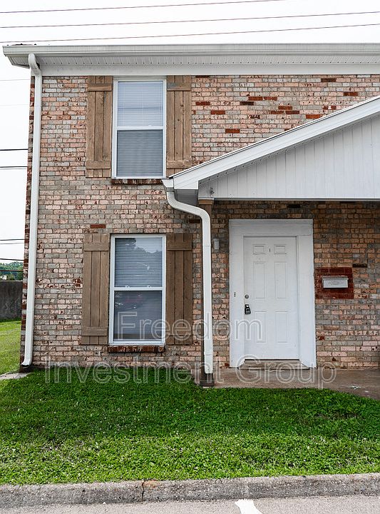 1st image of 5401 Scenicwood Rd APT 1