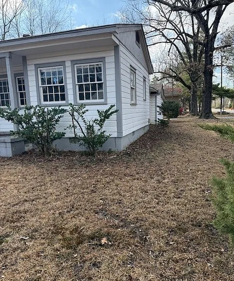 3500 S Poplar St — Photo 7