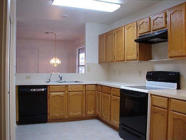 2nd image of 1321 W Elgin St
