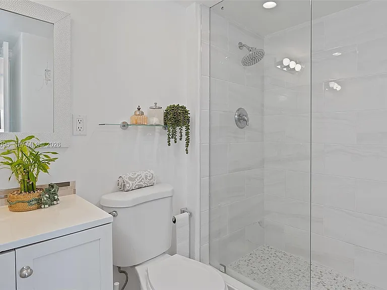 20301 W Country Club Dr #728 — Photo 29