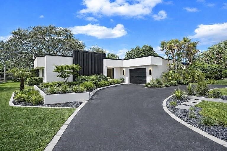1st image of 7460 SW 42nd Court