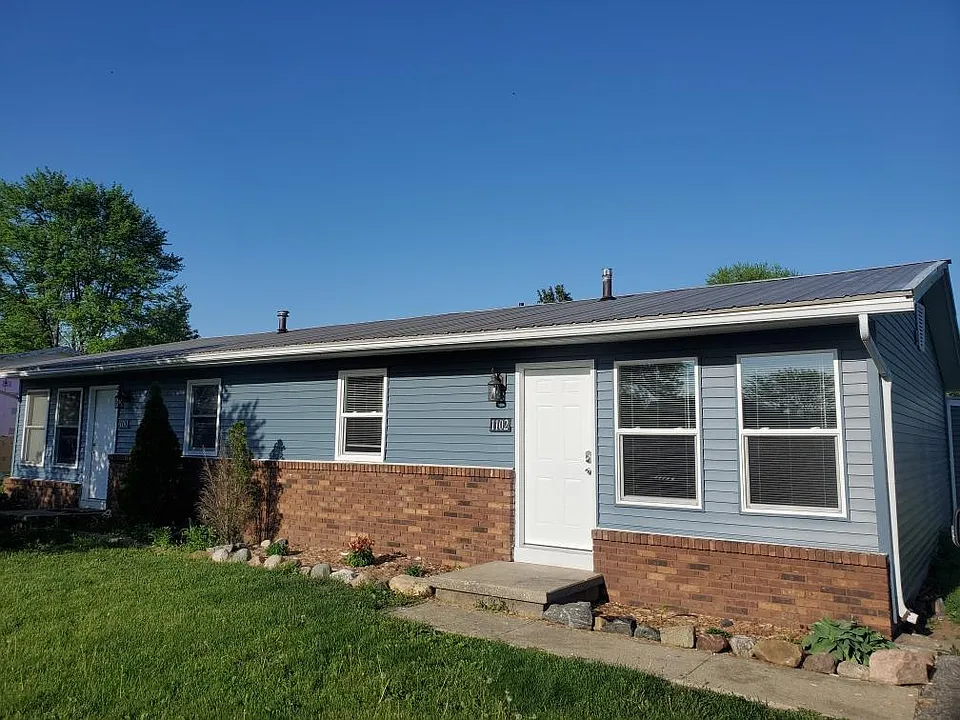 1102 Chateau Dr