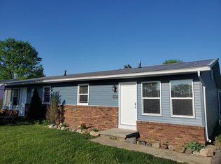 1102 Chateau Dr, Saint Joseph, IL