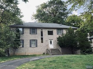 80 Roosevelt St, Closter, NJ 07624