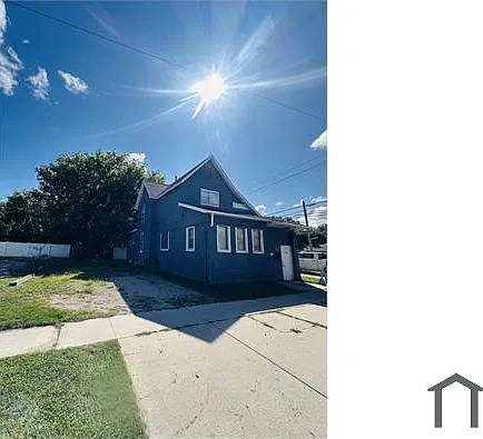 2 bed, 900 sqft, $1,000 — Photo 1