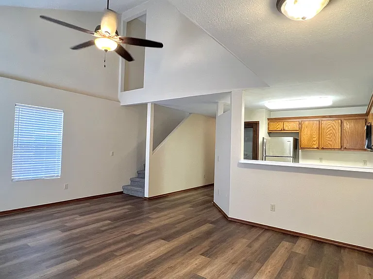 XL 2-bed 2-bath 1-car townhouse near OU — Photo 2