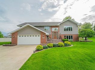 1828 Eggert Dr, Schererville, IN 46375