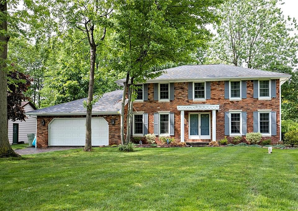 1st image of 210 Glen Oak Dr