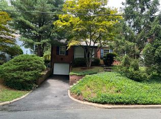 5532 Warwick Pl, Chevy Chase, MD 20815