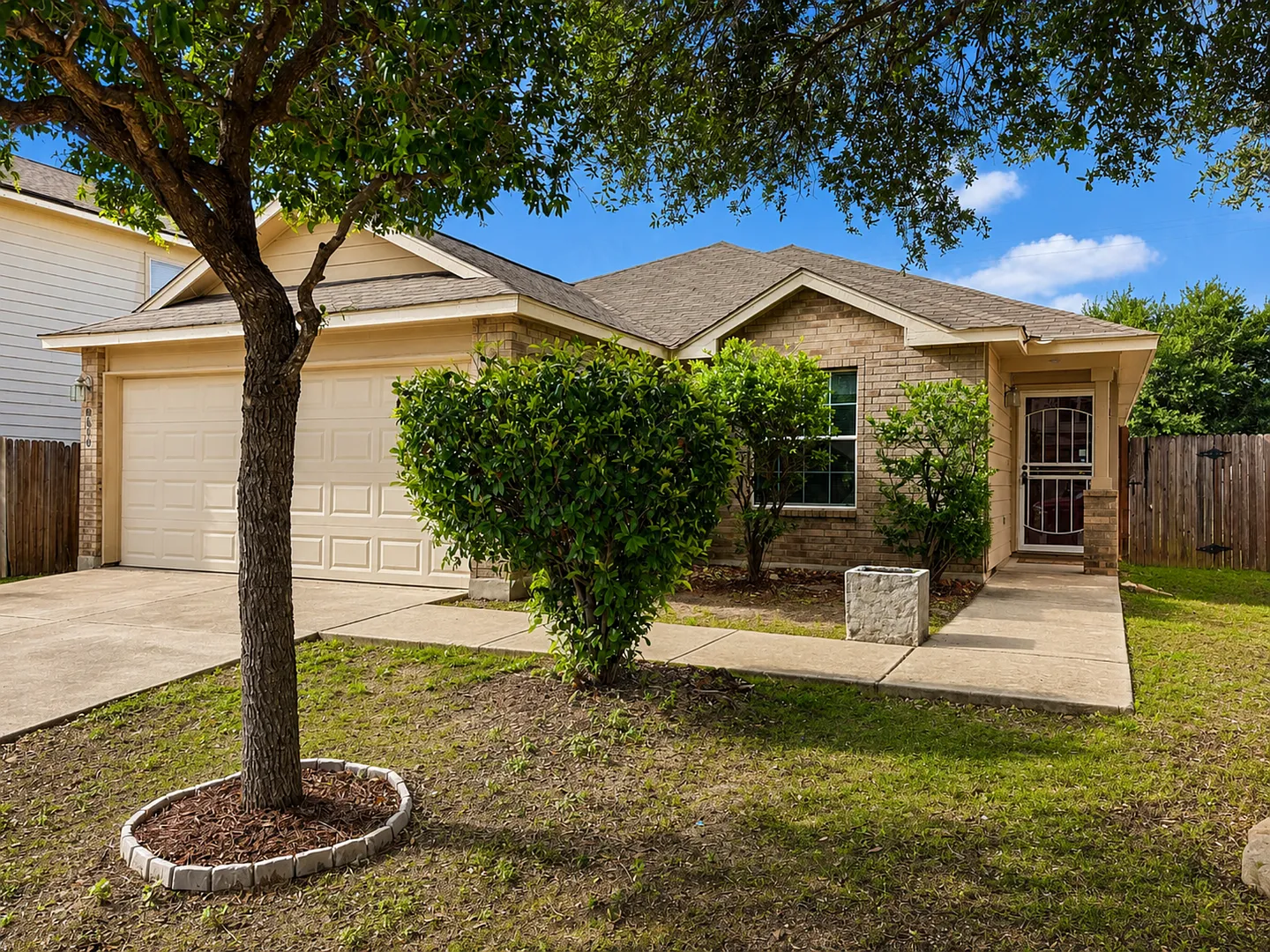 8610 Laguna Rio, San Antonio, TX 78251 | Home for Rent 78251 — Photo 2