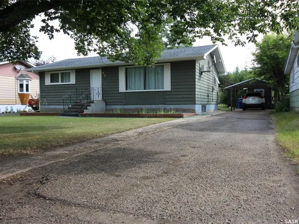 656 4th STREET W, Shaunavon, SK S0N 2M0